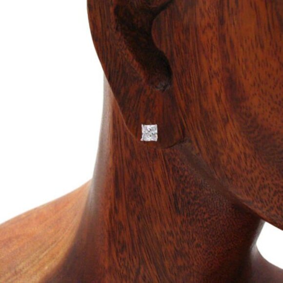 STERLING SILVER 5MM PRINCESS CUT SQUARE 0.75 CARAT CZ POST STUD EARRINGS - Picture 2 of 2